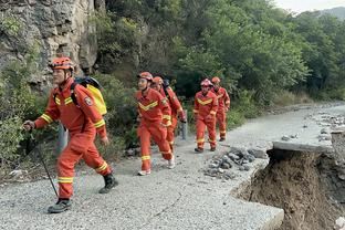 ?奥纳纳不可弃用？滕哈赫：没有人不可弃用 相信他能帮我们拿冠军